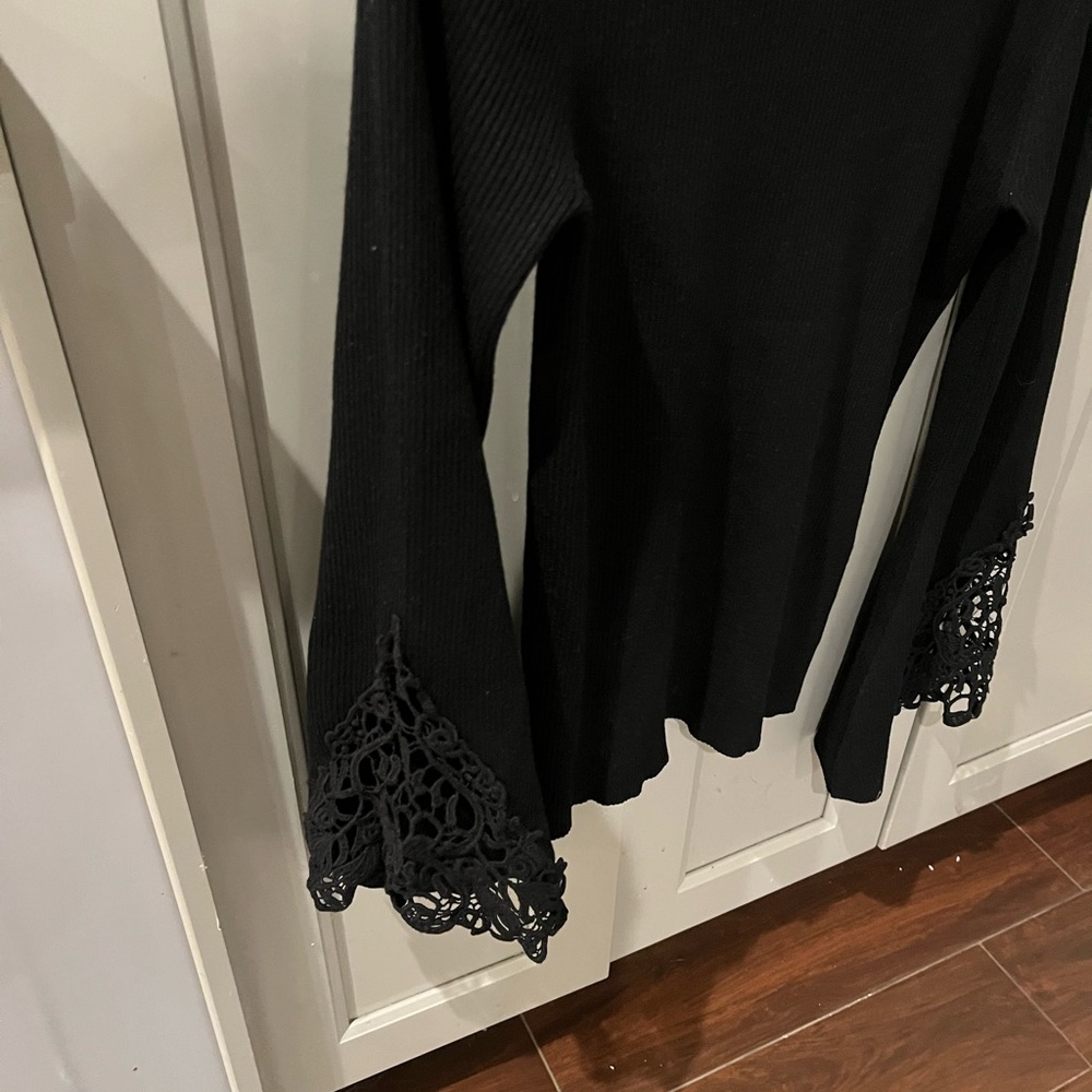 Catherine Malandrino black Bell Sleeve 
L size
Worn once, Very good condition